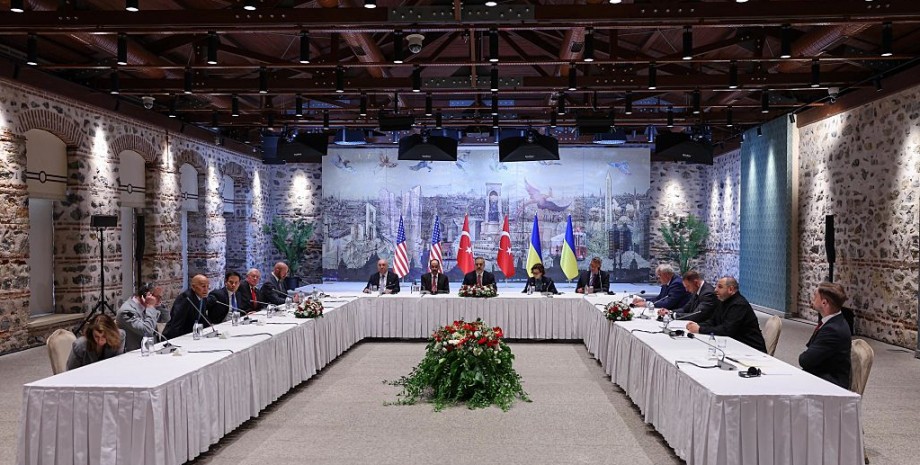 Переговори з РФ у Стамбулі у 2025 році Російські джерела назвали дату переговорів у Стамбулі, яка дещо не сходиться з заявленою Зеленським, написало ТАСС