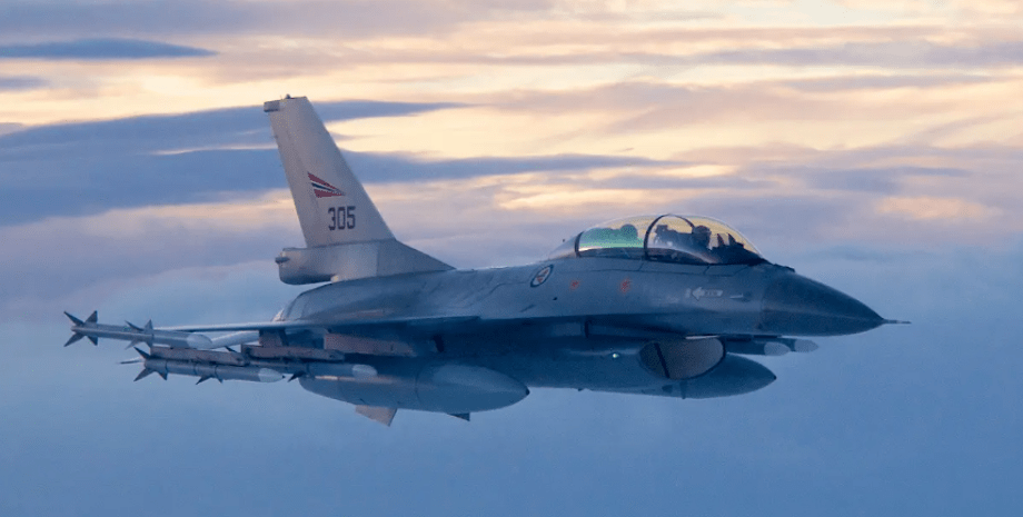 Самолет F-16 Истребитель, Самолет F-16