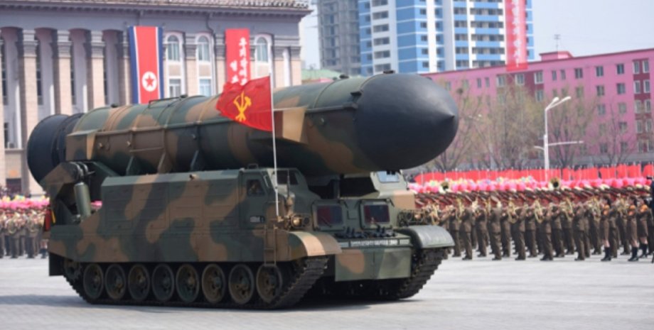 Ядерна боєголовка на параді в КНР, Китай ядерна зброя, Китай ядерна зброя, Китай ядерні випробування, Китай США, Китай Тайвань, Китай війна