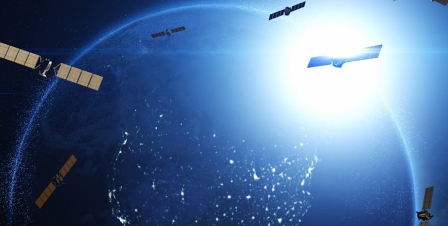 спутники орбита