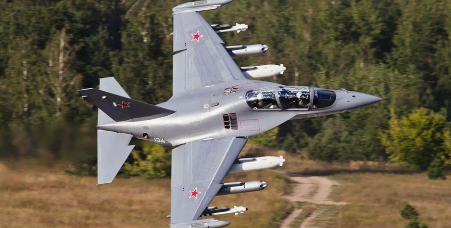 самолет Як-130М