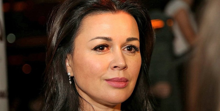 Анастасия Заворотнюк