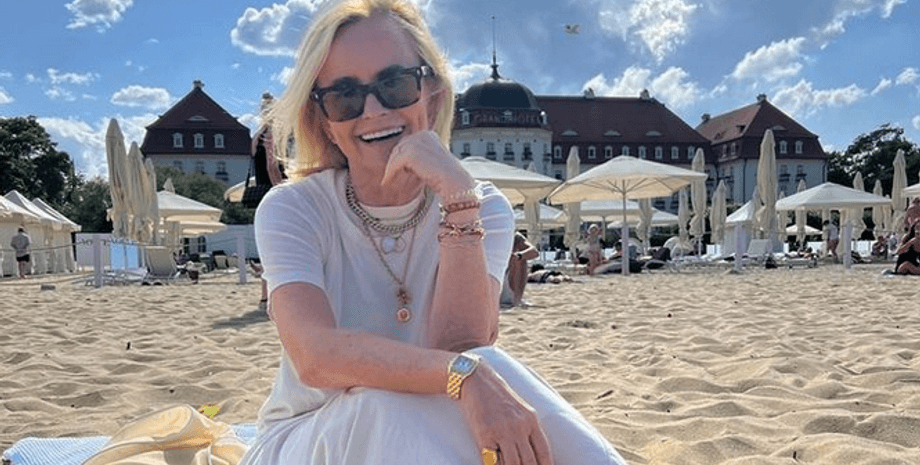 Джоанна Чех, пляж, песок, дома, зонтики