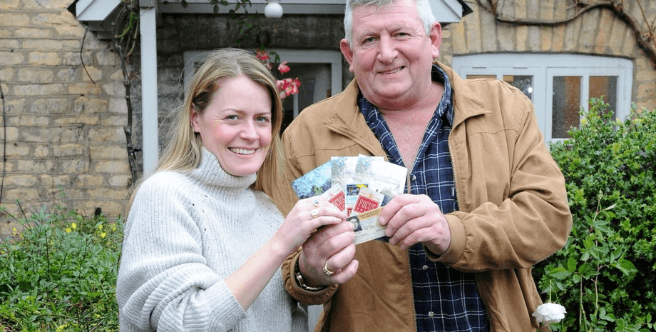 Подружжя знайшло капсулу часу, капсула часу знайшла творця, повідомлення з минулого, записка, ремонт будинку, послання,