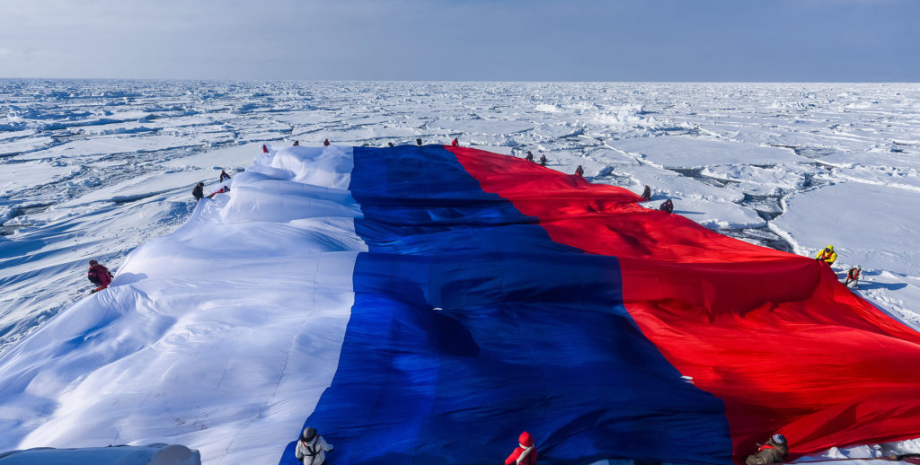 Sergei Lavrov a déjà déclaré que l'Arctique n'est pas un territoire de l'OTAN, d...