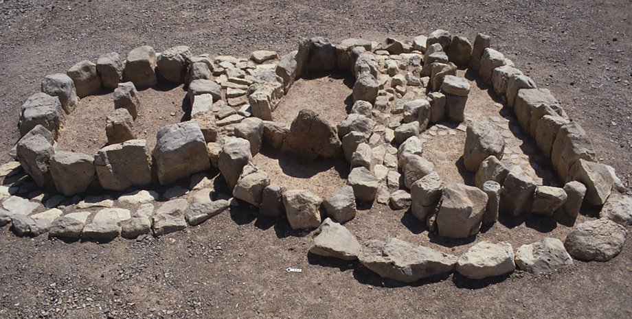 поховання, камені, розкопки, фото