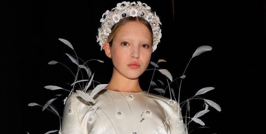 лила мосс, свадебное платье, дочь кейт мосс, ричард куинн, неделя моды, неделя моды в лондоне, модный показ