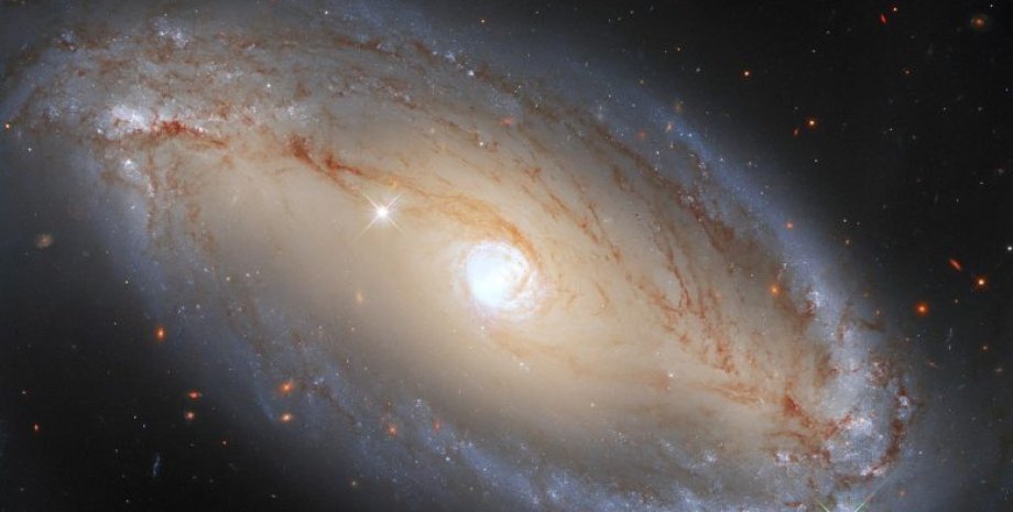 Галактика NGC 5728.