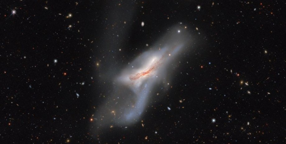 Галактика NGC 520