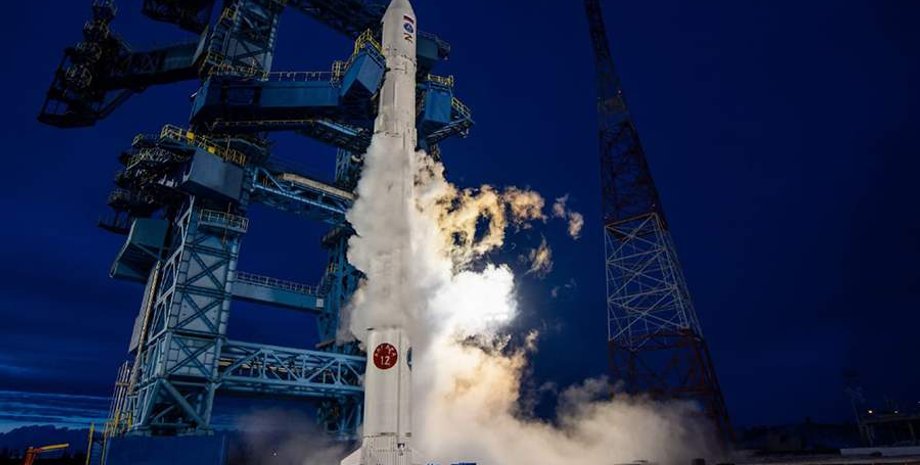 Спутник "Космос-2560"