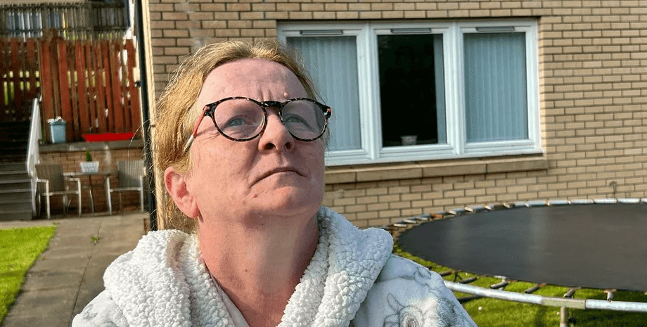 Жінка боїться птахів, віддала кімнату, жінка просить допомоги, крилаті загарбники, жінка страждає від тривоги, гучні птахи