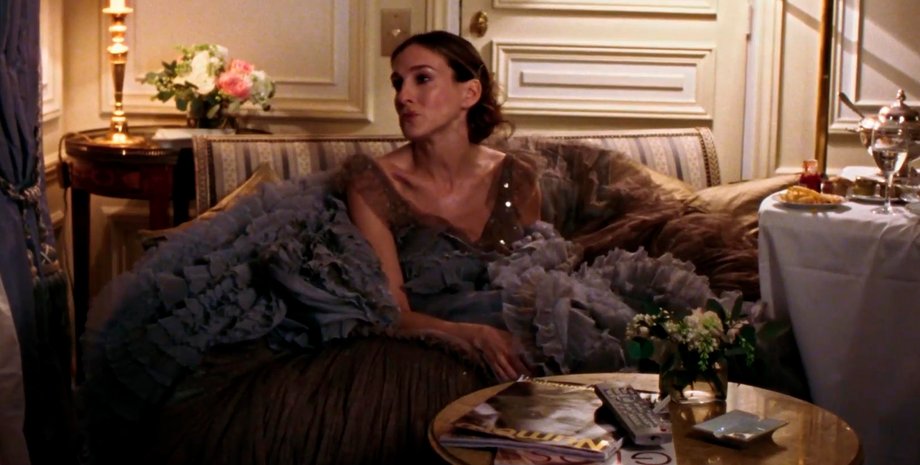 Versace, керрі бредшоу, секс у великому місті, сукня версаче