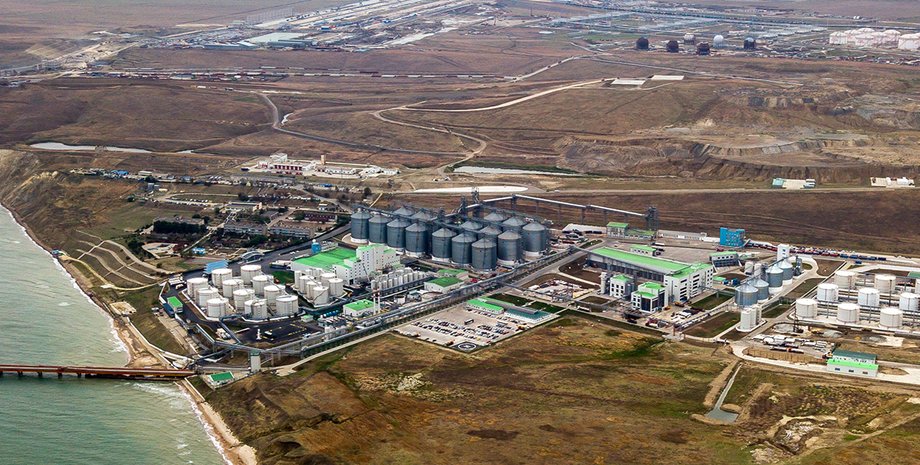 фото порту "Тамань" та терміналів "Таманьнефтегаз" у РФ