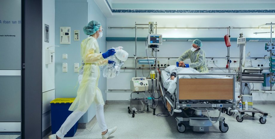 С коронавирусом госпитализировали 3 640 человек