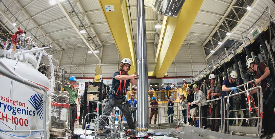 антиматерия подвержена гравитации