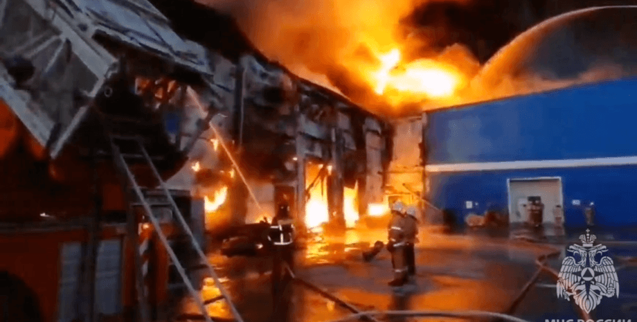 Єкатеринбург, Єкатеринбург пожежа, Єкатеринбург склад, Єкатеринбург склад пластик