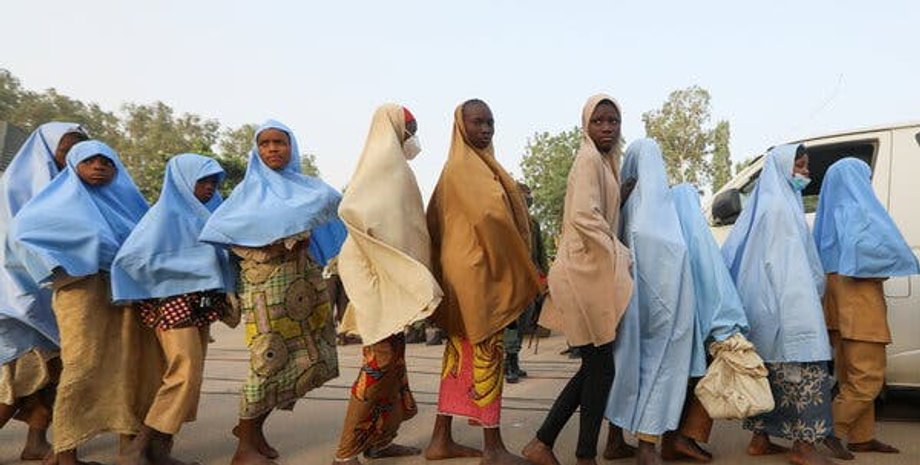 Нигерия, Школьницы, Школа, Выкуп, Вооруженные люди, Похищение людей, Мохаммаду Бухари, Матавалле