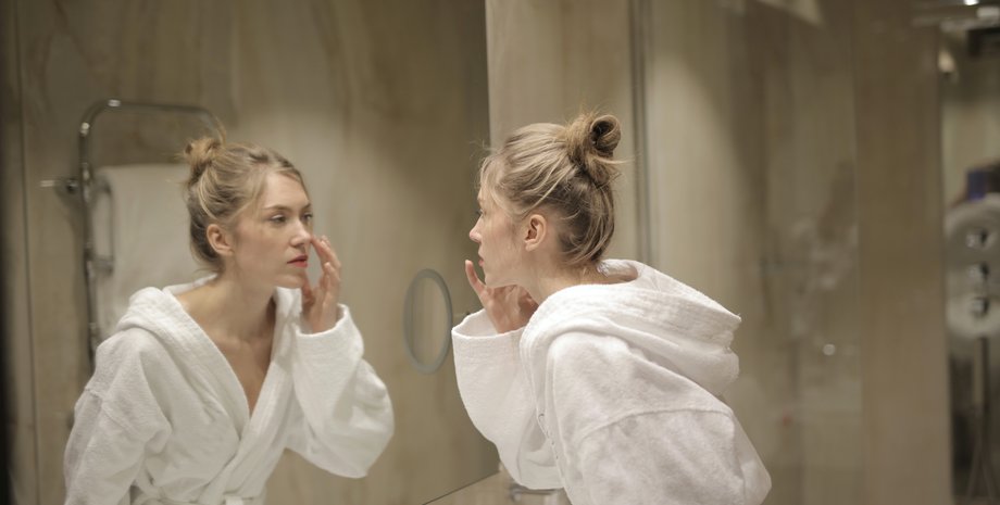 Убрать мешки под глазами помогут домашние средства