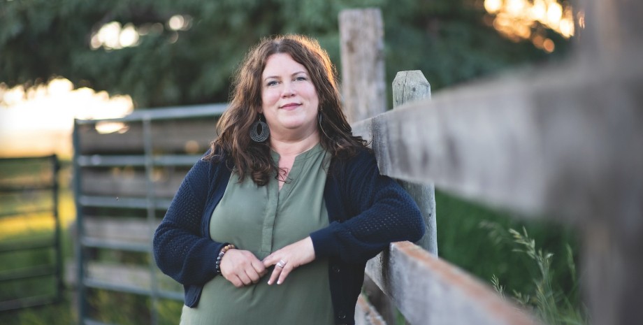 Жінка переїхала на ферму з міста Жінка переїхала на ферму з міста й не пошкодувала про своє рішення