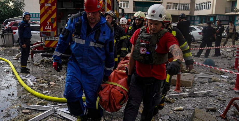 Последствия российского обстрела, ракета в Соломенском районе