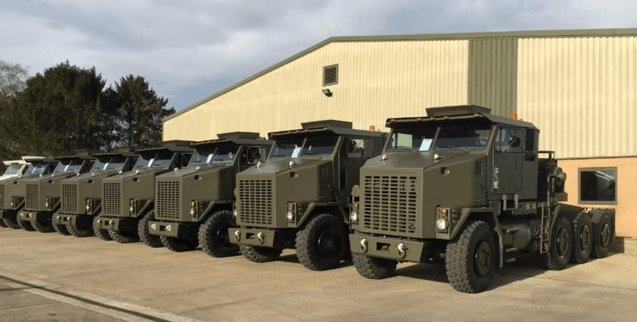 тягачи Oshkosh M1070, машины Oshkosh M1070, грузовики Oshkosh M1070