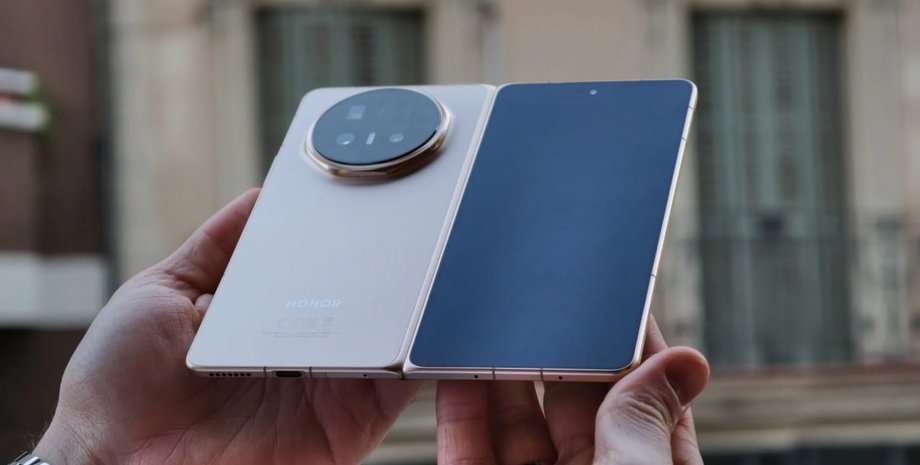 Складной смартфон Magic V6