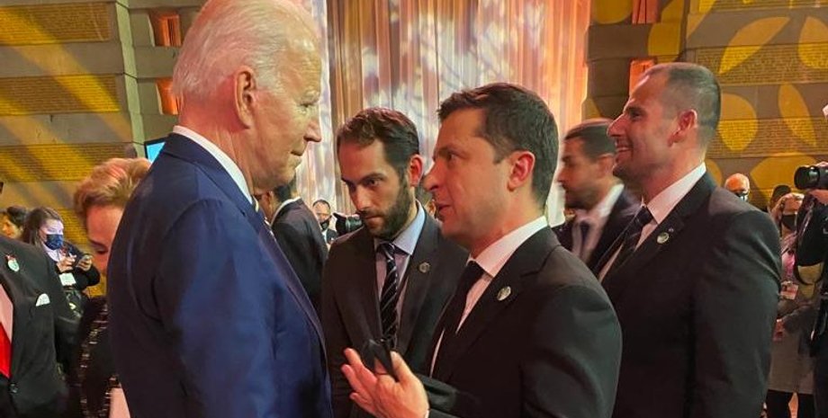 Зеленський зустрівся з Байденом на кліматичному саміті в Глазго