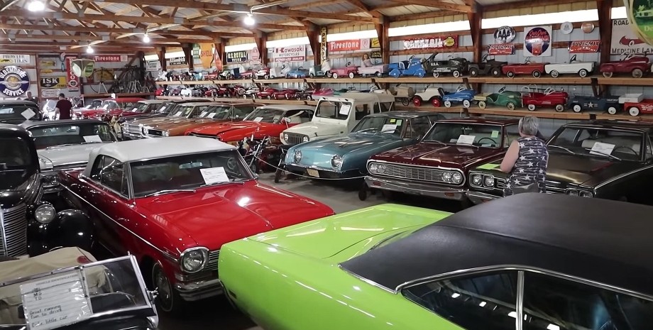 коллекция авто, коллекция Элмера, продажа авто, Chevrolet Corvette, Ford Mustang, Dodge Challenger
