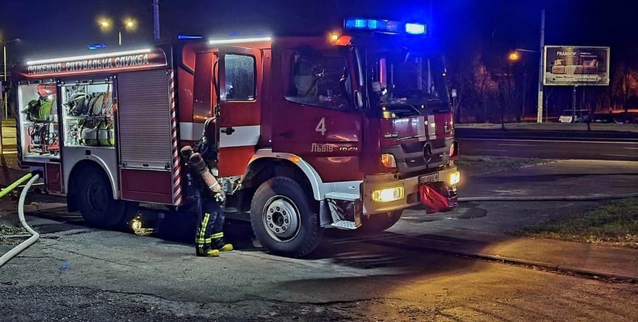 во львове загорелась многоэтажка