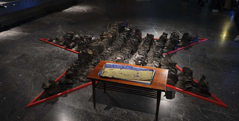 Прапор, Азовсталь