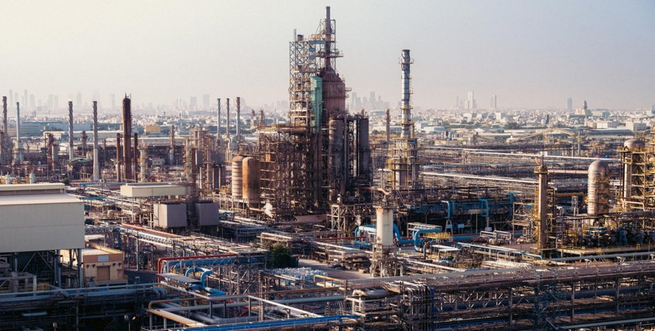 фото нафтопереробного заводу Bapco у Бахрейні