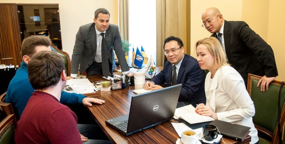 Китайские инвесторы в Киеве / Фото: КГГА