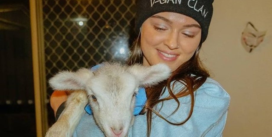 Таш Петерсон, активистка