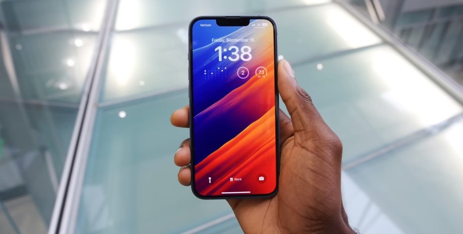 Смартфон iPhone 14