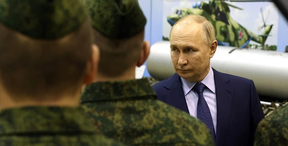 El Jefe de Kremlin en una conversación con los pilotos militares aseguró que, po...