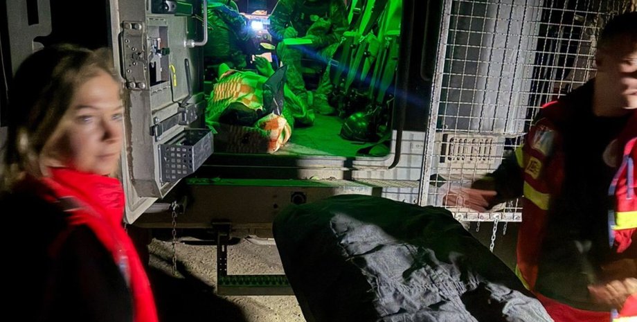 В Купянске волонтер подорвалась на мине