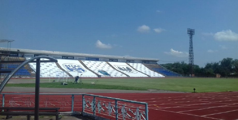 Десна, Дніпро-1, Чернігів, футбольний матч