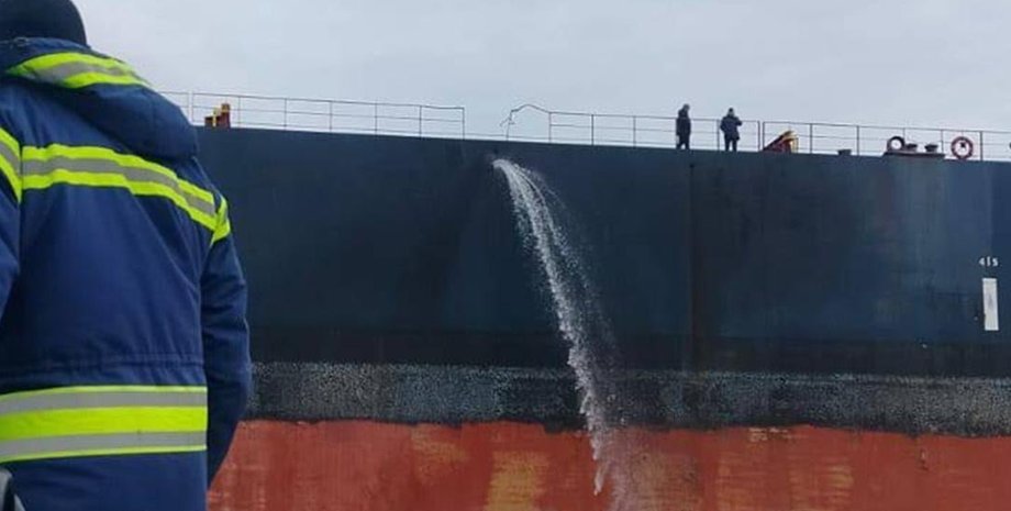 росіяни атакували цивільні суда