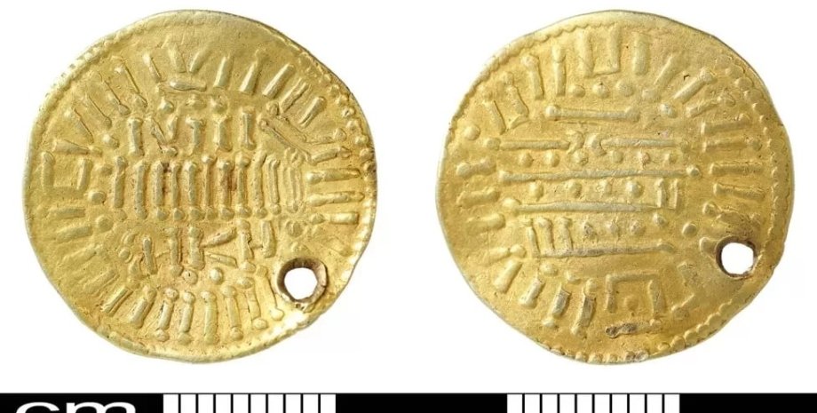арабский динар, золотая монета, Норфолк, викинги, династия Аббасидов, арабская вязь, иностранные культуры, контакты викингов, подделка, фальшивая монета, уникальный артефакт