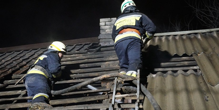 пожар, спасатели, тушение огня, огонь, пожарники