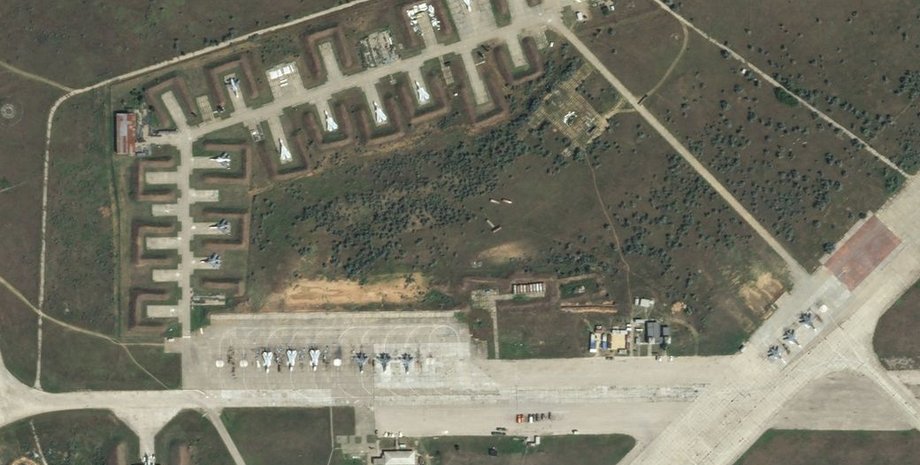 Аэродром, Саки, Крым, Новофедоровка, обстрел, война в Украине, фото