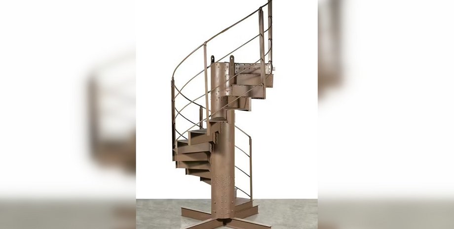 эйфелева башня лестница продажа