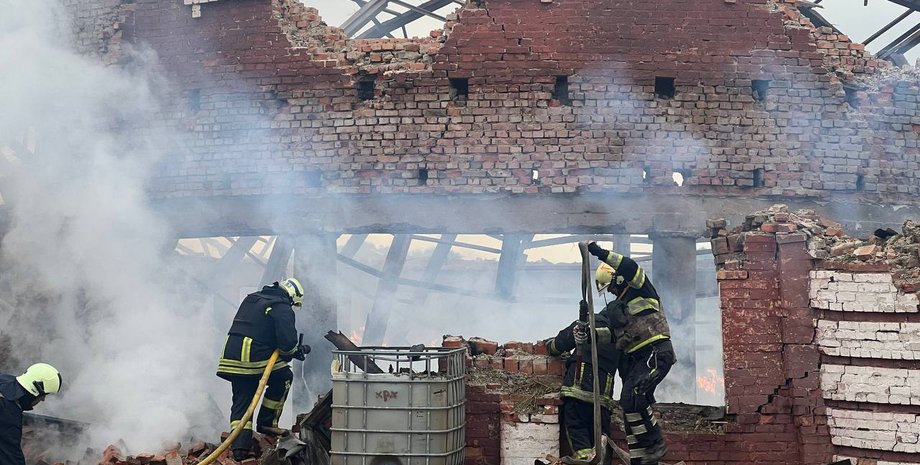 Сотрудники ГСЧС под Харьковом