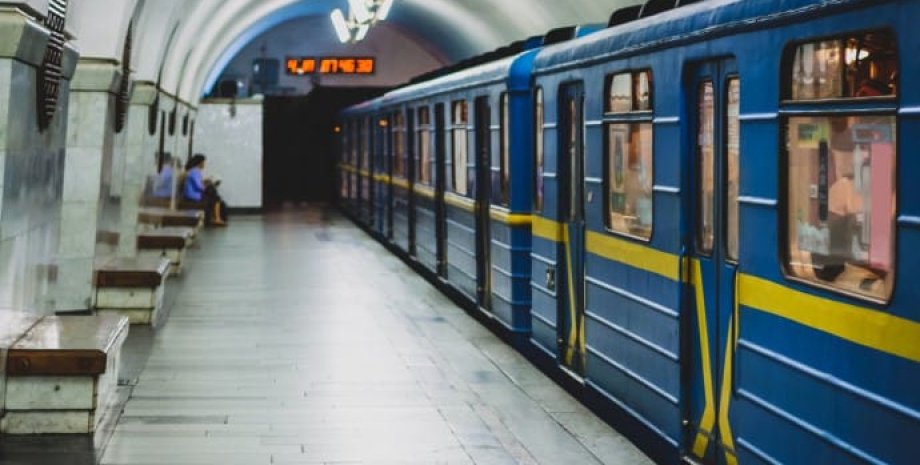 У київському метро збільшують інтервали руху потягів