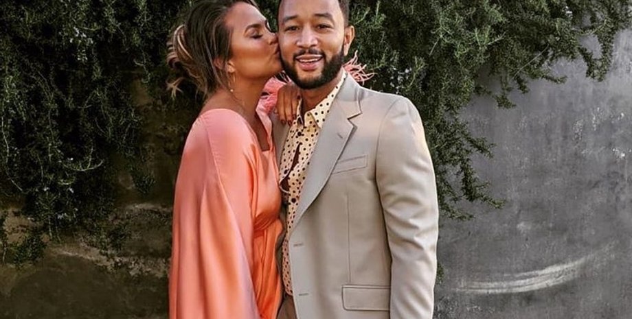 Фото: Instagram chrissyteigen