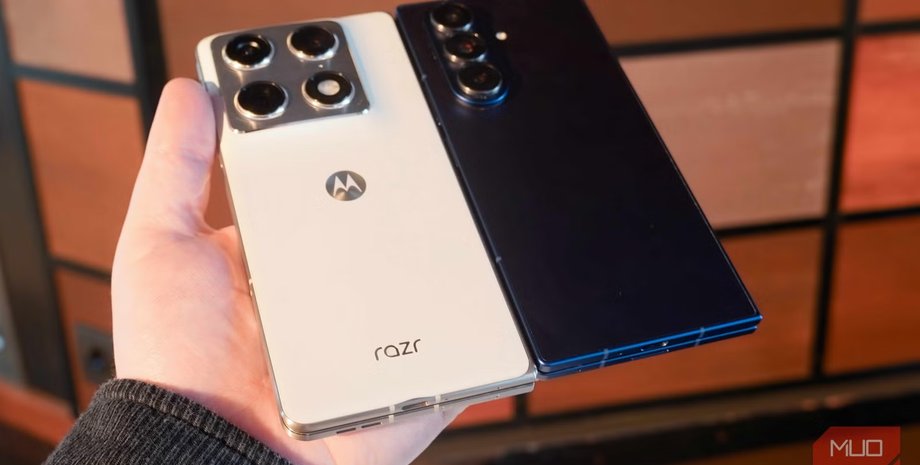 Сравнение Motorola Razr Fold и Samsung Galaxy Z Fold7 смартфоны