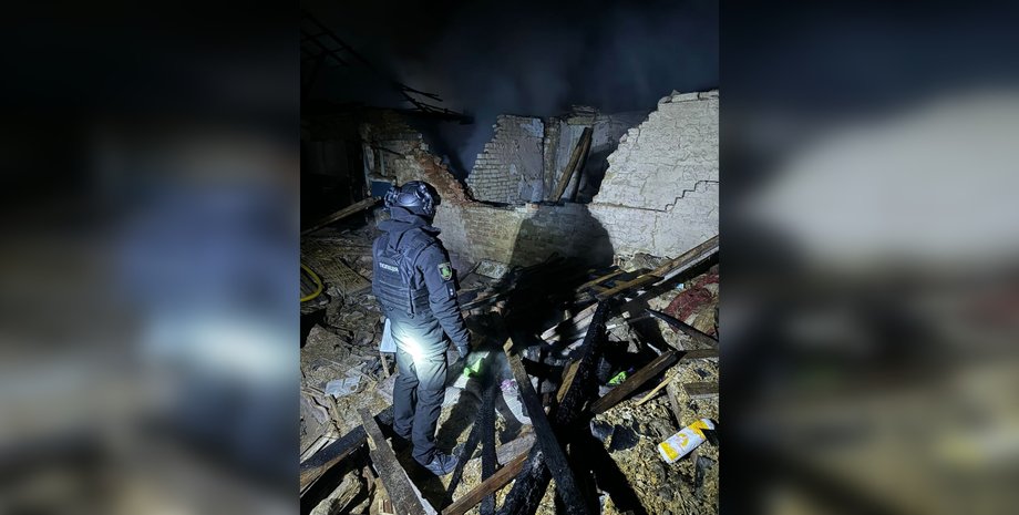 Обстріл, руйнування, поліція, Харківська область, атака БПЛА, війна в Україні, фото