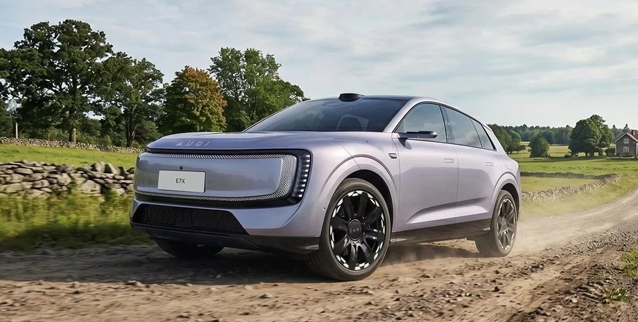 новый Audi E7X