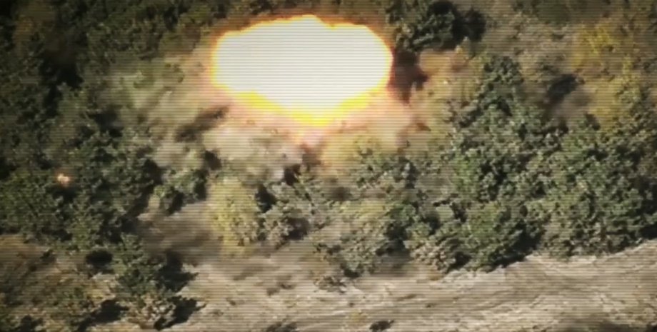 Вибух, російська техніка, військова техніка ЗС РФ