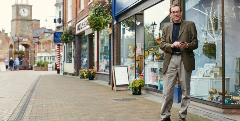 "Умная" плитка на тротуаре в Чешаме / Фото: techweekeurope.co.uk